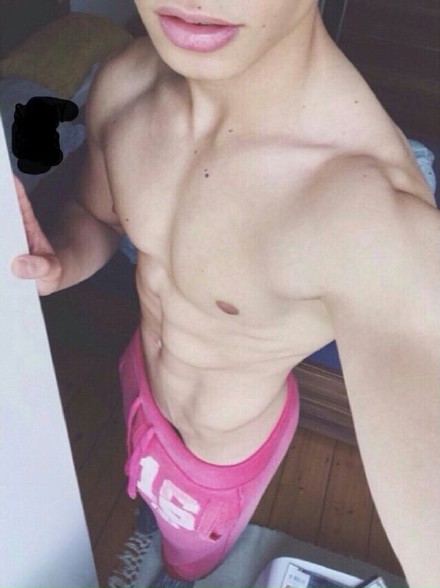 8ade63b0jw1erbpuke7v6j20hs0nrwg8.jpg